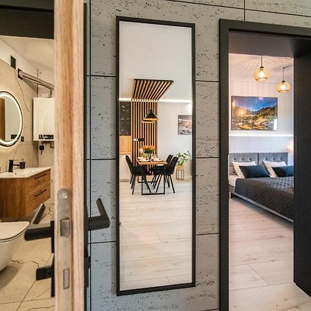 イェレニャ・グーラApartament Duzy Stawアパートメント エクステリア 写真