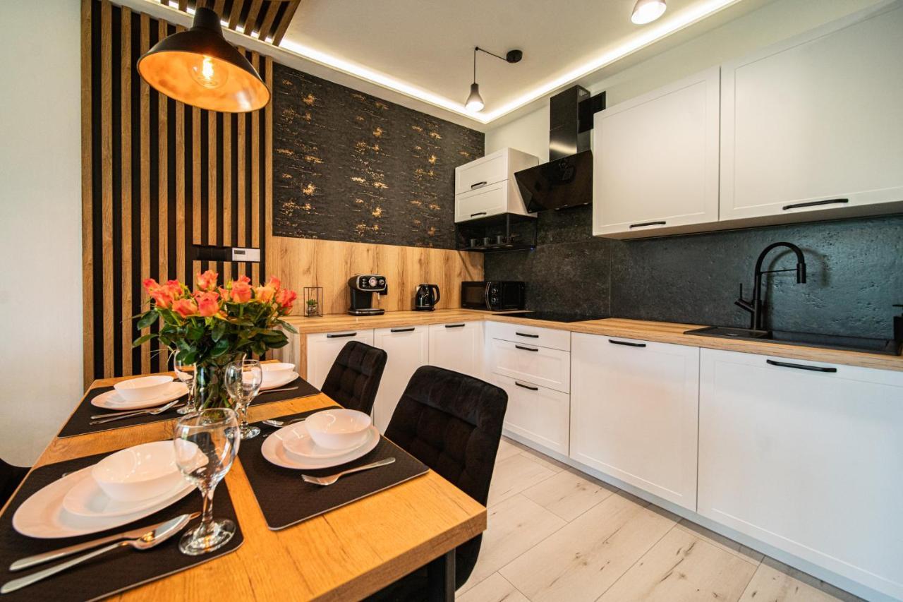 イェレニャ・グーラApartament Duzy Stawアパートメント エクステリア 写真