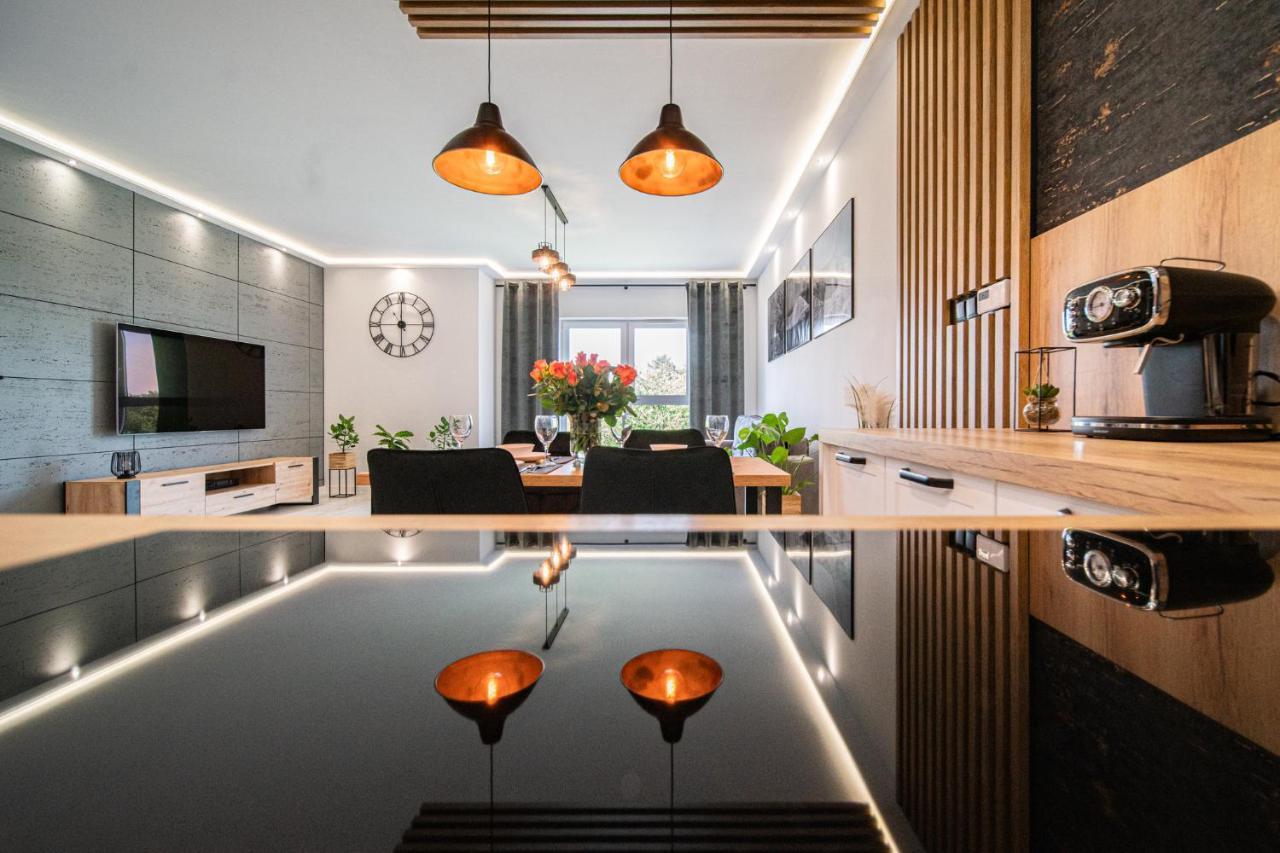 イェレニャ・グーラApartament Duzy Stawアパートメント エクステリア 写真