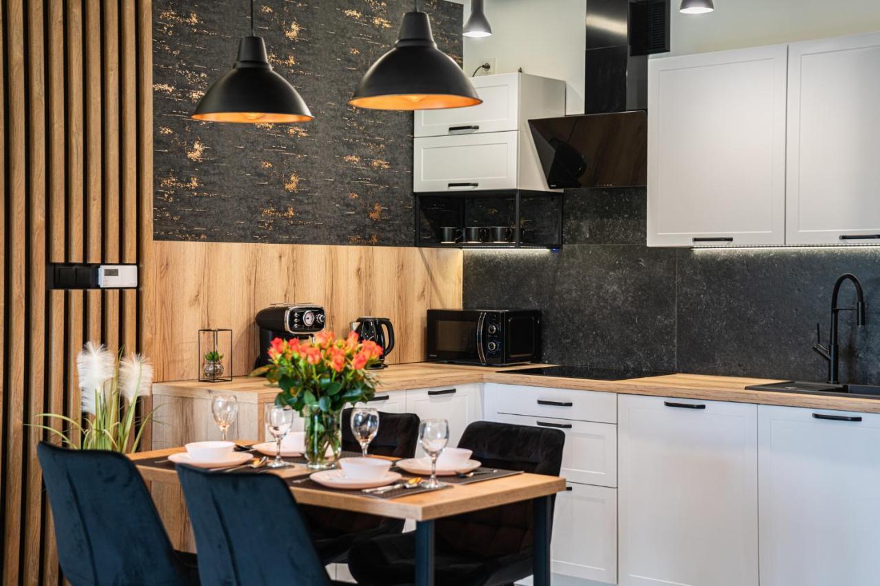イェレニャ・グーラApartament Duzy Stawアパートメント エクステリア 写真