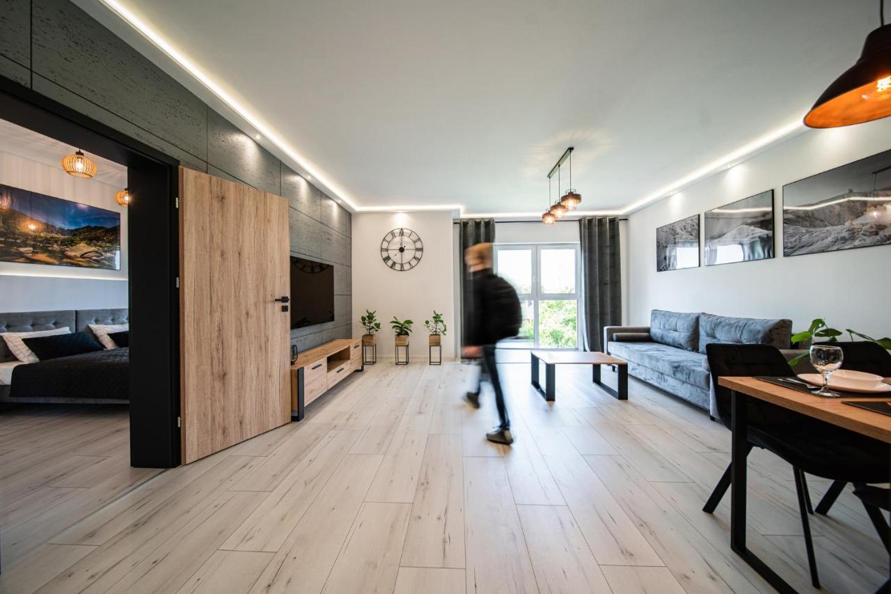イェレニャ・グーラApartament Duzy Stawアパートメント エクステリア 写真