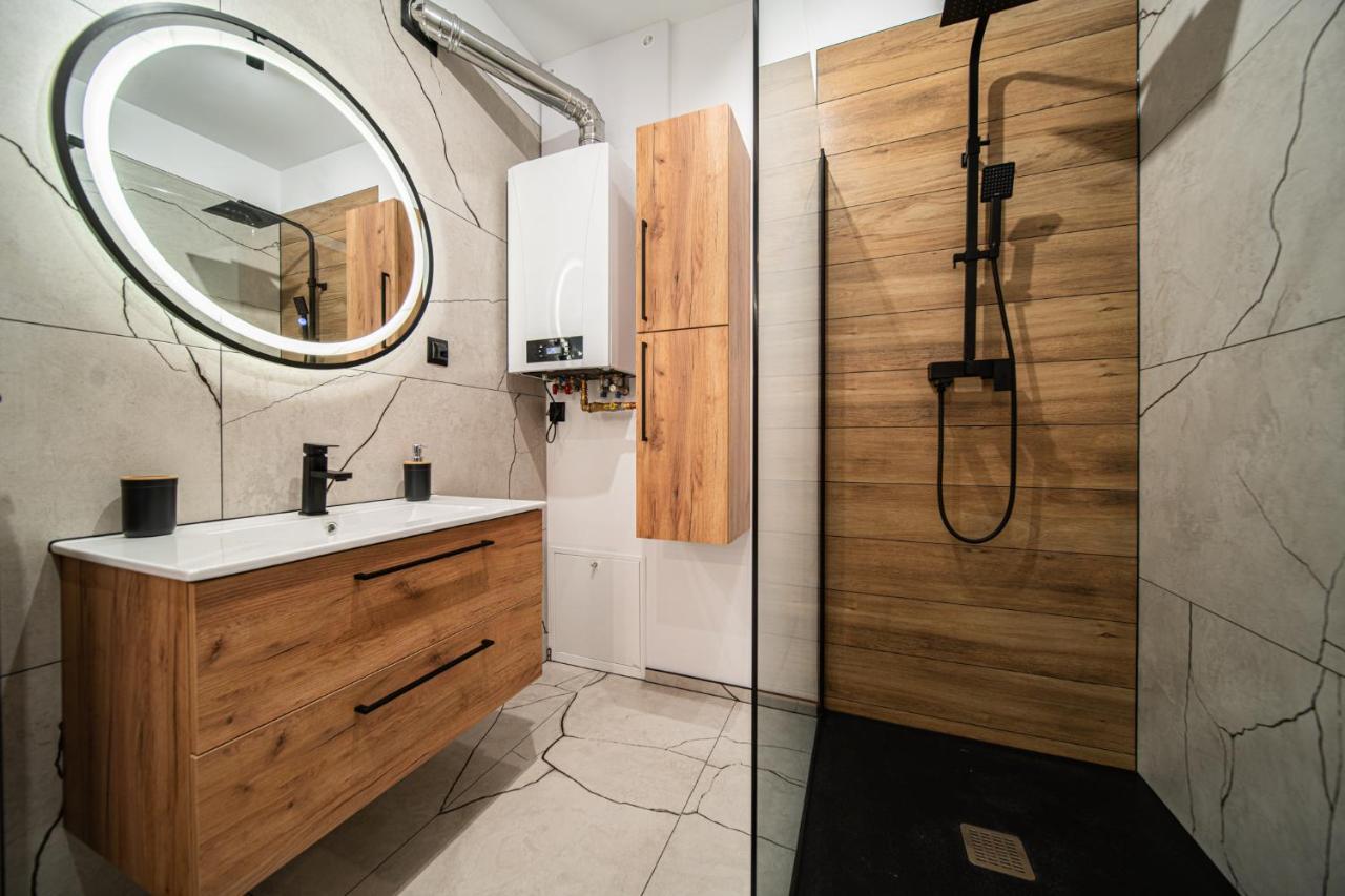 イェレニャ・グーラApartament Duzy Stawアパートメント エクステリア 写真